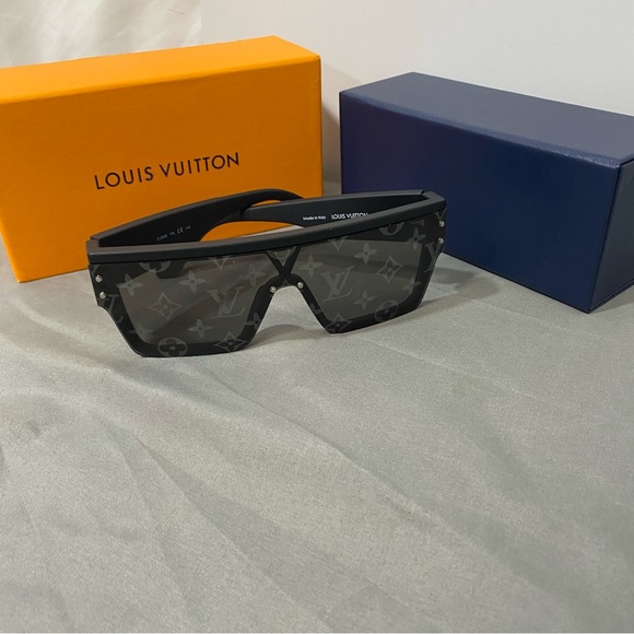 Louis Vuitton Women's Authentic Sunglasses - Picture 1 of 4